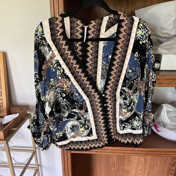 FREE PEOPLE CATCH ME IF YOU CAN BLOUSE - Picture 2 of 4